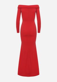 Born2be - Czerwona Dopasowana Sukienka Hiszpanka z Rozcięciem i Rozszerzanym Dołem Emilenne. Typ kołnierza: dekolt hiszpanka. Kolor: czerwony. Długość rękawa: długi rękaw. Typ sukienki: z odkrytymi ramionami. Styl: wizytowy #2