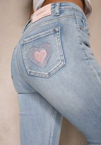 Renee - Niebieskie Jeansy Slim High Waist z Haftem na Tylnej Kieszeni Adinaria. Okazja: na co dzień. Stan: podwyższony. Kolor: niebieski. Wzór: haft. Styl: elegancki, casual #4