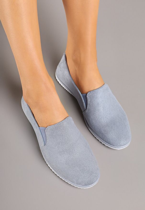 Renee - Niebieskie Tenisówki More&More. Wysokość cholewki: przed kostkę. Nosek buta: okrągły. Kolor: niebieski. Szerokość cholewki: normalna. Wzór: aplikacja