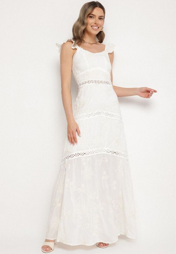 Born2be - Biała Wiskozowa Sukienka Ozdobiona Haftami i Falbankami Lumionea. Typ kołnierza: kołnierz z falbankami. Kolor: biały. Materiał: wiskoza. Wzór: haft, aplikacja. Styl: elegancki