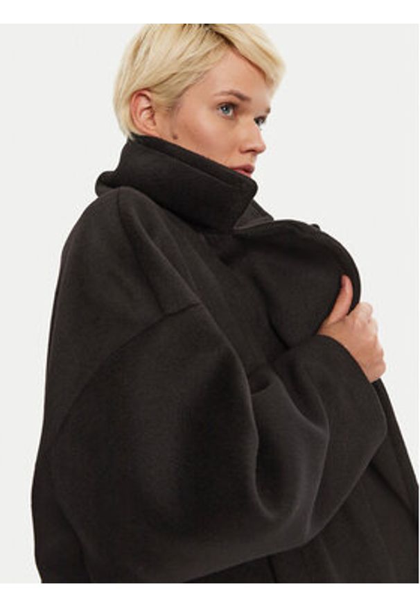 Imperial Płaszcz zimowy KG26IIK Czarny Oversize. Kolor: czarny. Materiał: syntetyk. Sezon: zima