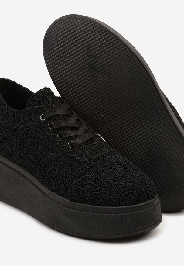 Born2be - Czarne Sneakersy w Stylu Tenisówek na Platformie z Szydełkową Cholewką Filusenia. Okazja: na co dzień. Kolor: czarny. Szerokość cholewki: normalna. Obcas: na platformie