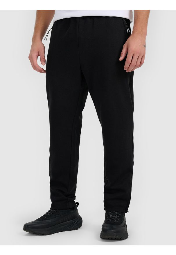 4f - 4F Spodnie dresowe męskie - czarne XXL. Kolor: czarny. Materiał: dresówka
