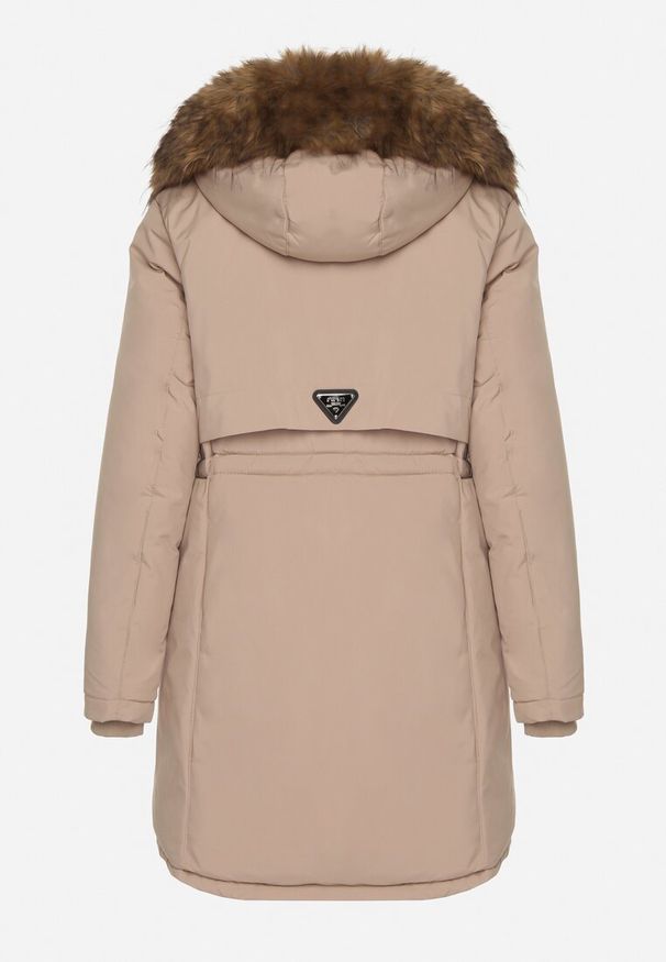 Born2be - Beżowa Casualowa Kurtka Parka z Kapturem z Futerkiem Nallorea. Okazja: na co dzień. Typ kołnierza: kaptur. Kolor: beżowy. Materiał: futro. Styl: casual