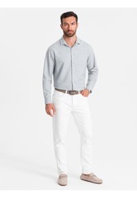 Ombre Clothing - Koszula męska z kieszenią REGULAR FIT - jasnoszary melanż V2 - Rozmiar: XL. Kolor: szary. Materiał: poliester, bawełna. Długość rękawa: długi rękaw. Długość: długie. Wzór: melanż #9