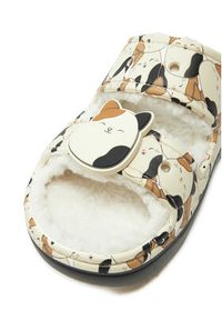 Crocs Klapki Squishmallows Cam Cozzy Sandal 210217 Beżowy. Kolor: beżowy