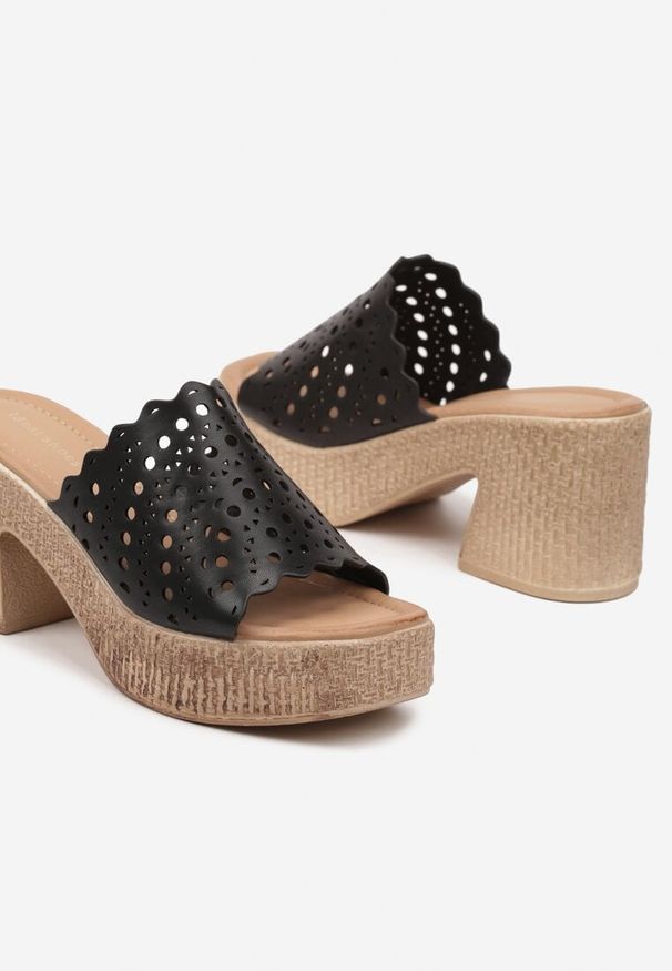 Renee - Czarne Klapki na Słupku i Platformie z Ażurową Cholewką Fovianne. Kolor: czarny. Materiał: jeans, len. Wzór: ażurowy. Obcas: na platformie. Styl: boho