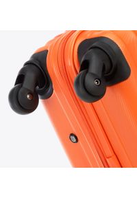 Wittchen - Średnia walizka z zawieszką pomarańczowa. Kolor: pomarańczowy. Materiał: guma. Wzór: kolorowy. Styl: elegancki, wakacyjny #8