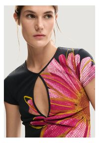 Desigual T-Shirt TS_DUBLIN Czarny Casual Fit. Okazja: na co dzień. Kolor: czarny. Styl: casual #2