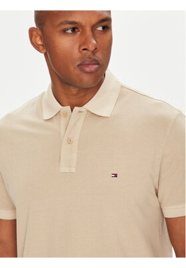 TOMMY HILFIGER - Tommy Hilfiger Polo MW0MW34757 Beżowy Regular Fit. Typ kołnierza: polo. Kolor: beżowy. Materiał: bawełna