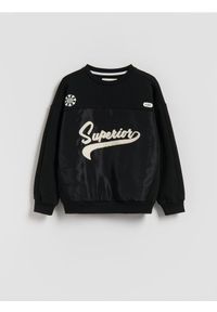 Reserved - Bluza z aplikacją - czarny. Kolor: czarny. Materiał: dzianina, bawełna. Wzór: aplikacja #1
