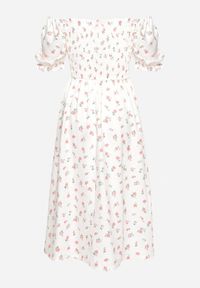 Born2be - Biało-Różowa Rozkloszowana Sukienka w Kwiaty Typu Hiszpanka z Marszczonym Dekoltem Blueria. Okazja: na co dzień. Typ kołnierza: dekolt hiszpanka. Kolor: biały. Długość rękawa: krótki rękaw. Wzór: kwiaty. Sezon: lato. Styl: casual, elegancki #6