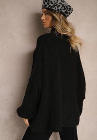 Renee - Czarny Golf Oversize z Domieszką Wełny Asintavira. Okazja: na co dzień. Typ kołnierza: golf. Kolor: czarny. Materiał: wełna. Długość rękawa: długi rękaw. Długość: długie. Styl: elegancki, casual #2