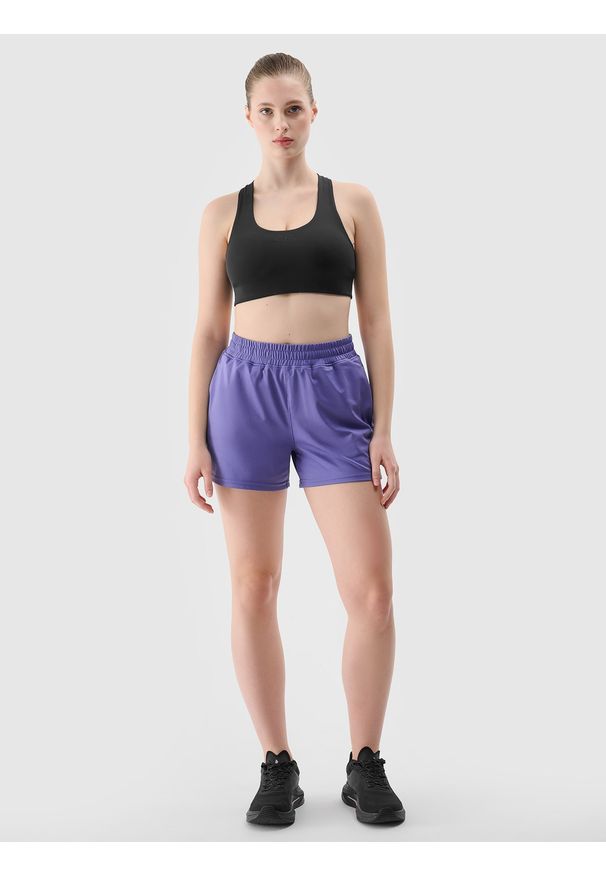 4f - 4F Spodenki treningowe szybkoschnące damskie - granatowe S. Stan: podwyższony. Kolor: niebieski. Materiał: dzianina, materiał, syntetyk, włókno, elastan. Długość: krótkie. Wzór: jednolity, gładki, ze splotem. Sport: fitness