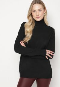 Born2be - Czarny Casualowy Golf z Wełną o Prostym Kroju Reiselia. Okazja: na co dzień. Typ kołnierza: golf. Kolor: czarny. Materiał: wełna. Styl: casual #4