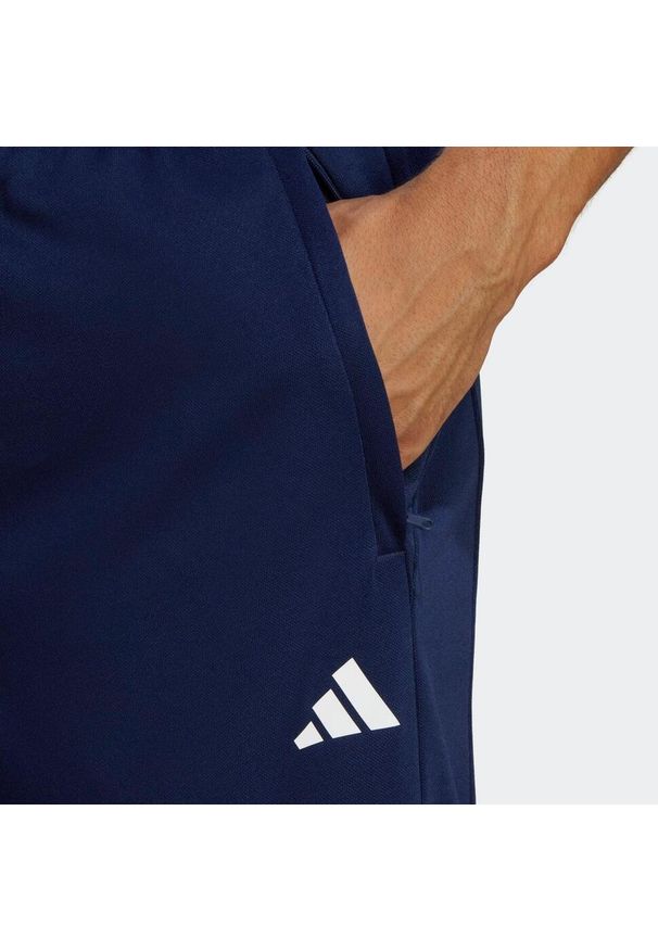Adidas - Krótka adidas Essentials All Set. Kolor: niebieski. Długość: krótkie. Sport: fitness