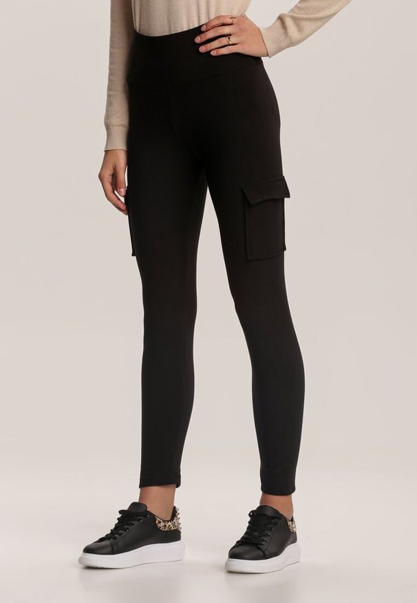 Renee - Czarne Spodnie Prettywhirl. Kolor: czarny. Wzór: jednolity. Styl: sportowy, klasyczny