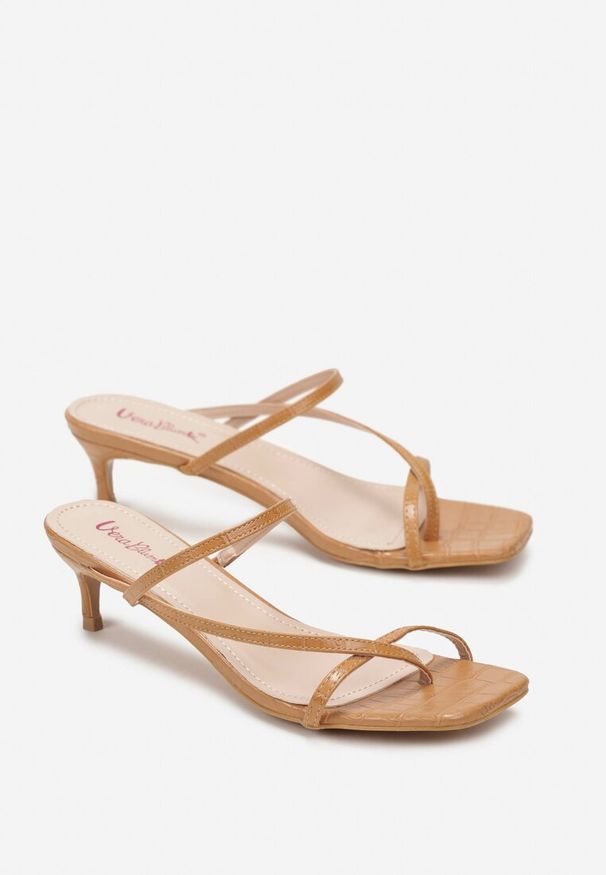 Renee - Brązowe Klapki z Cienkimi Paskami na Niskiej Szpilce Azlona. Kolor: brązowy. Styl: elegancki