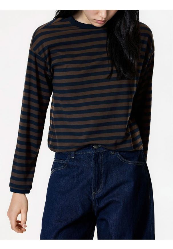 Reserved - Longsleeve w paski - ciemnobrązowy. Kolor: brązowy. Materiał: wiskoza, dzianina. Długość rękawa: długi rękaw. Wzór: paski