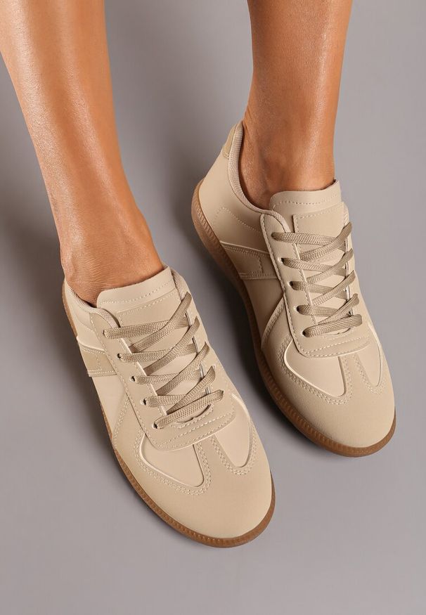Renee - Ciemnobeżowe Płaskie Sneakersy ze Sznurowaniem i Wstawkami z Ekoskóry Elafae. Okazja: na co dzień. Zapięcie: sznurówki. Kolor: beżowy. Materiał: jeans