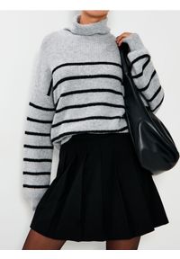 Sinsay - Golf w paski - szary. Typ kołnierza: golf. Kolor: szary. Wzór: paski