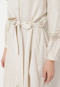 Born2be - Beżowa Sukienka Koszulowa Zapinana na Guziki z Paskiem w Talii i Ozdobnym Rękawem Rigaudona. Okazja: na spotkanie biznesowe. Kolor: beżowy. Typ sukienki: koszulowe. Styl: biznesowy, elegancki, klasyczny #3