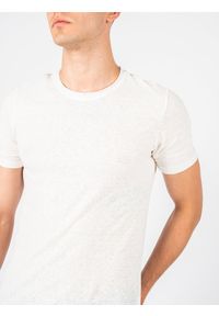 Xagon Man T-Shirt "Lino" | P2308 2JX 2405 | Mężczyzna | Kremowy. Okazja: na co dzień. Kolor: kremowy. Materiał: bawełna, len. Styl: casual #4