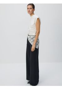 Reserved - Spodnie z koronkową chustą - czarny. Kolor: czarny. Materiał: koronka #1