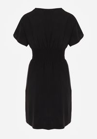 Renee - Czarna Sukienka z Wiskozy Jadith. Okazja: na co dzień. Kolor: czarny. Wzór: gładki. Typ sukienki: kopertowe. Materiał: wiskoza. Długość rękawa: krótki rękaw. Sezon: lato. Styl: casual. Długość: mini #2