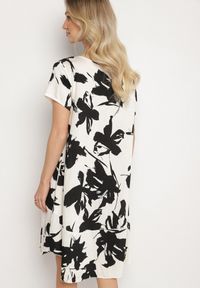 Born2be - Czarna Wiskozowa Sukienka w Kwiatowy Wzór Emitine. Okazja: na co dzień. Kolor: czarny. Materiał: wiskoza. Wzór: kwiaty. Typ sukienki: proste. Styl: klasyczny, casual #6