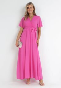 Born2be - Fuksjowa Kopertowa Sukienka z Gumką w Pasie i Plisowaną Górą Davitri. Kolor: różowy. Materiał: materiał. Długość rękawa: krótki rękaw. Typ sukienki: kopertowe. Długość: maxi #3