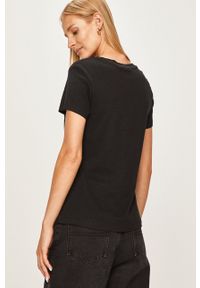 Calvin Klein Jeans - T-shirt J20J207879. Okazja: na co dzień. Kolor: czarny. Materiał: dzianina. Wzór: nadruk. Styl: casual #4