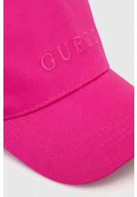 Guess czapka z daszkiem kolor różowy z aplikacją. Kolor: różowy. Wzór: aplikacja #3