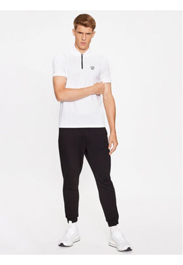 EA7 Emporio Armani Polo 8NPF13 PJRGZ 1100 Biały Regular Fit. Typ kołnierza: polo. Kolor: biały. Materiał: wiskoza, syntetyk