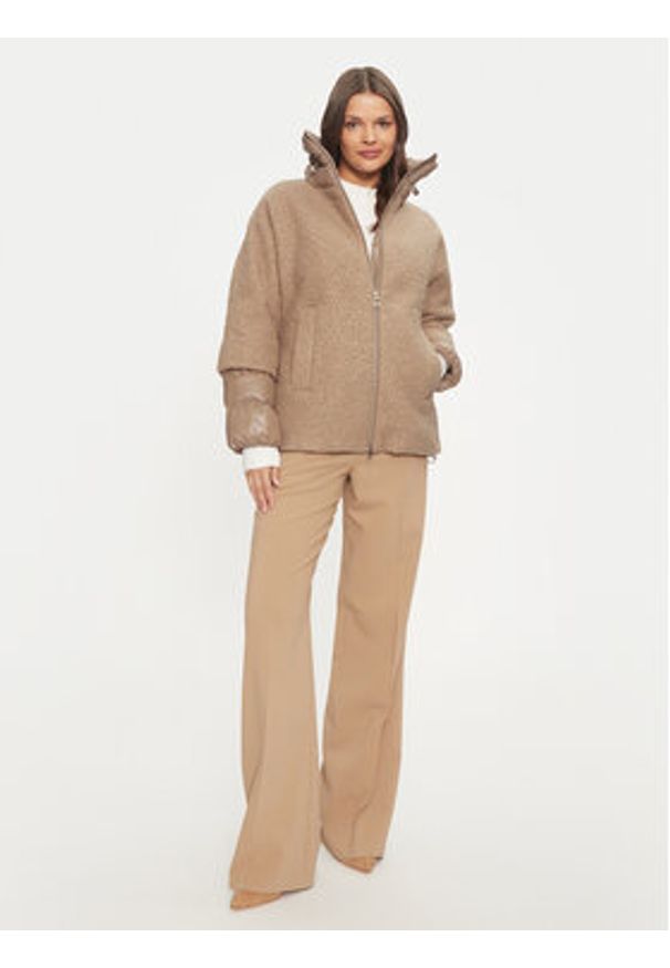 Geox Kurtka zimowa Calithe W4615F TC192 F1793 Beżowy Regular Fit. Kolor: beżowy. Materiał: syntetyk. Sezon: zima