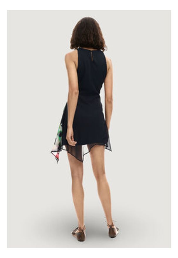 Desigual Sukienka codzienna VEST_NALA_ASIMETRICO Czarny Egg Fit. Okazja: na co dzień. Kolor: czarny. Typ sukienki: proste. Styl: casual