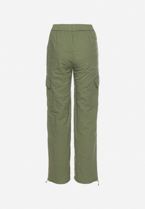 Born2be - Zielone Bawełniane Bojówki z Naszytymi Kieszeniami i Ściągaczami Spodnie Rinea. Stan: podwyższony. Kolor: zielony. Materiał: bawełna. Wzór: aplikacja