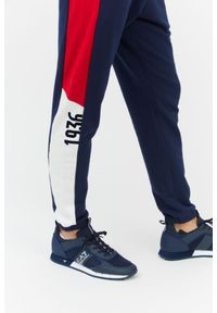 EA7 Emporio Armani - EA7 Granatowe spodnie męskie Olimpia milano, Rozmiar M. Kolor: niebieski. Materiał: bawełna, dresówka. Wzór: nadruk, aplikacja #2