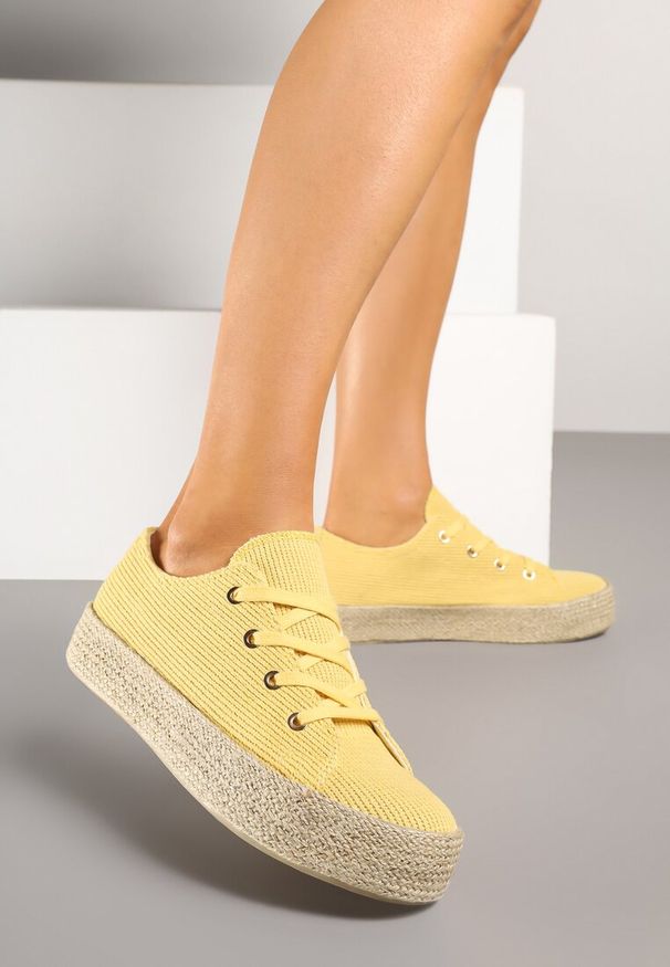 Born2be - Żółte Trampki z Ozdobną Plecionką Filarra. Okazja: na co dzień. Kolor: żółty. Materiał: jeans. Styl: casual