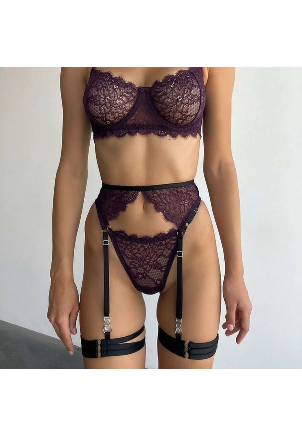 Intica - Zestaw bielizny koronkowej na specjalne okazje Annarosa. Kolor: fioletowy. Materiał: koronka