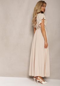 Renee - Beżowa Rozkloszowana Sukienka z Plisami Maxi z Falbankami przy Ramionach Nethula. Typ kołnierza: kołnierz z falbankami. Kolor: beżowy. Materiał: materiał. Typ sukienki: rozkloszowane, plisowane. Długość: maxi