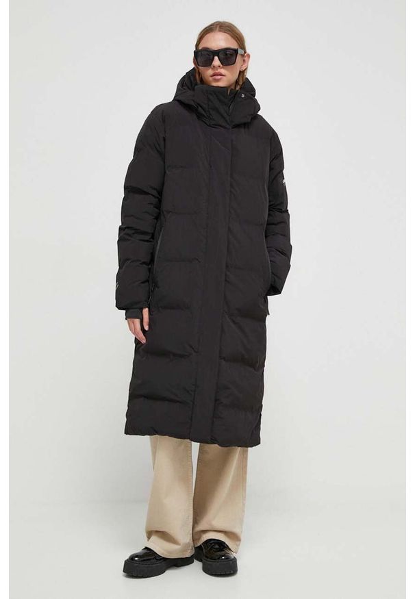 Superdry kurtka damska kolor czarny zimowa. Kolor: czarny. Materiał: materiał, włókno. Sezon: zima