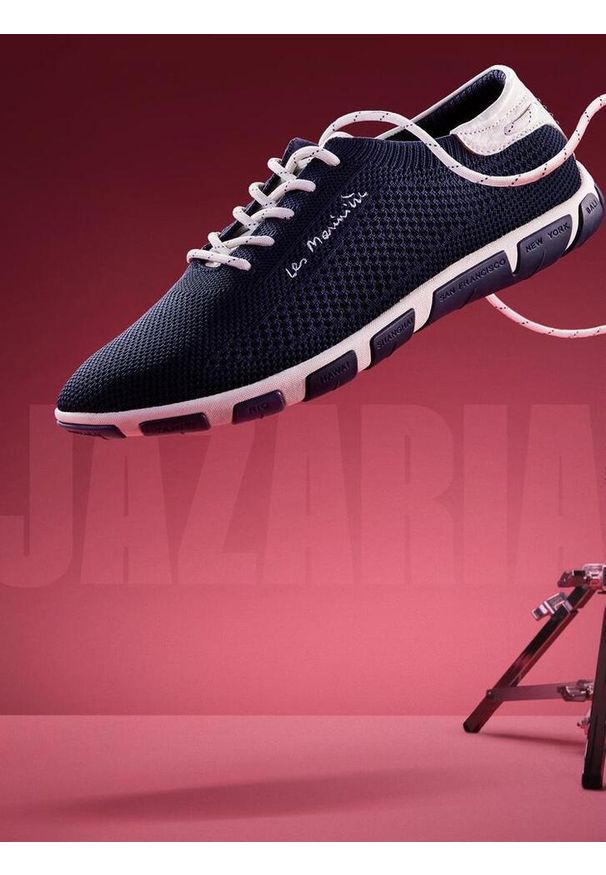 Niskie buty damskie TBS Jazaria. Kolor: niebieski. Materiał: skóra