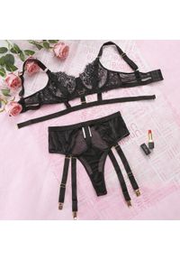 Intica - Komplet bielizny koronkowej na specjalne okazje Hajnal. Kolor: czarny. Materiał: koronka. Wzór: paski