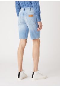 Wrangler - MĘSKIE SZORTY JEANSOWE WRANGLER TEXAS SHORTS CLEAR BLUE W11CZH280. Materiał: jeans