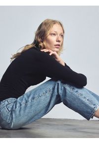 Reserved - Jeansy wide leg z aplikacją - niebieski. Kolor: niebieski. Wzór: aplikacja #1