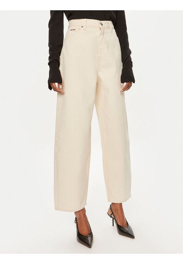 Calvin Klein Jeansy K20K207270 Écru Wide Leg. Kolor: kremowy