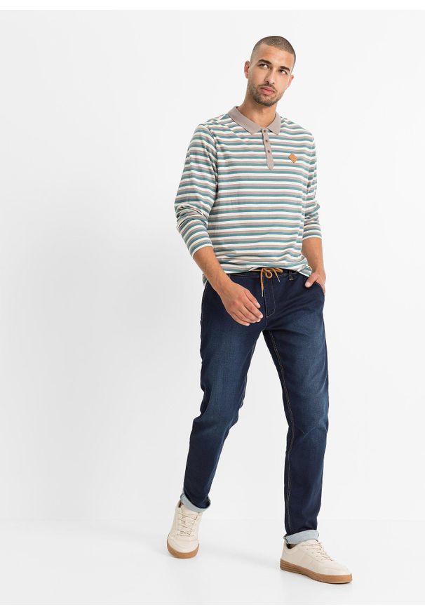 bonprix - Joggery jeansowe regular fit z elastyczną gumką w talii, tapered. Kolor: niebieski. Styl: vintage