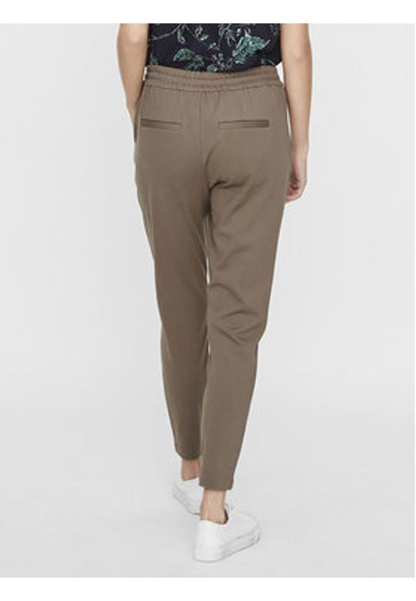 Vero Moda Spodnie materiałowe Eva 10197909 Brązowy Loose Fit. Kolor: brązowy. Materiał: wiskoza