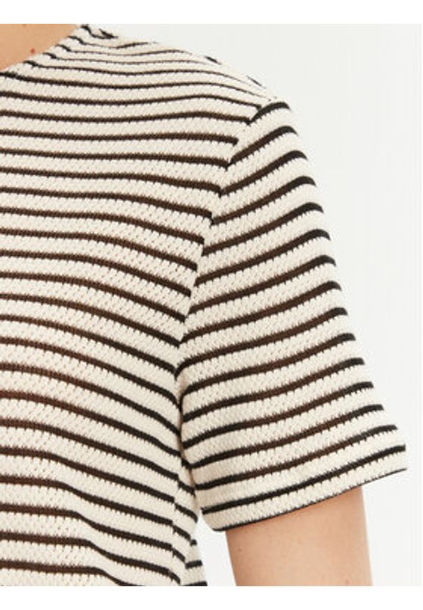 Pieces T-Shirt Manilla 17155073 Écru Loose Fit. Materiał: bawełna